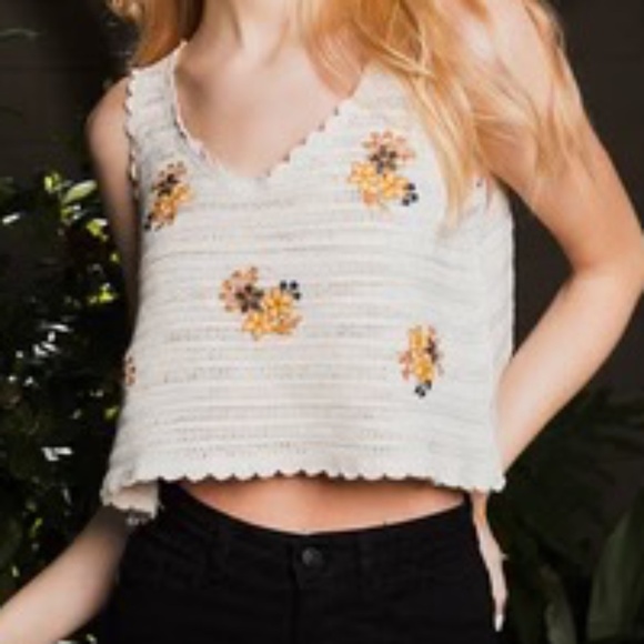 NWOT SERENE BLOOMS CROCHET STYLE TOP: NATURAL, M/L - Picture 1 of 6